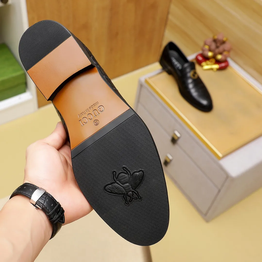 Men's men's shoes 💰400 🆘【GUCCI】Gucci ·🐑里· Hot-selling beanie shoes, top brand luxury, top quality, latest fashion beanie shoes.. The upper is made of original first-layer cowhide. (🐑leather·inner). The original stylish and stylish soft rubber wear-resistant and non-slip outsole is light and comfortable on the foot, available in black! Matching code: 39/45 (38.46. Can be customized)